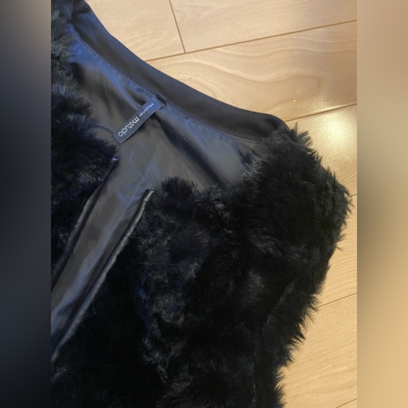 Faux Fur Open Vest with Faux Leather Detailing - Picture 4 of 7